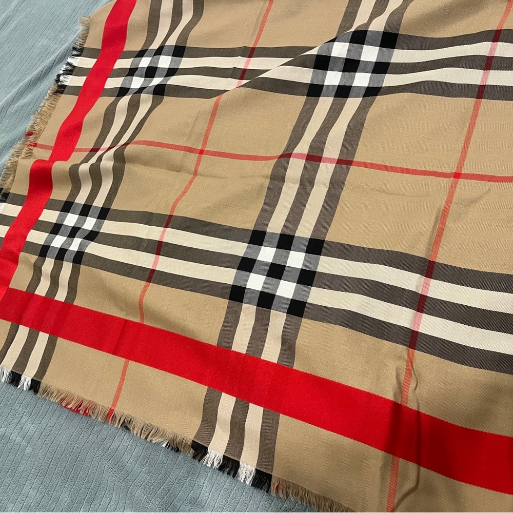 Burberry 145x150cm classic red line scarf